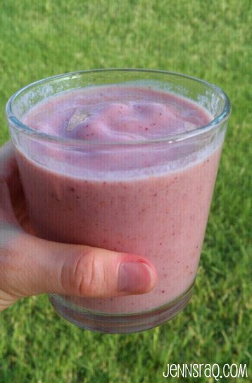 Perfectly Pink Fruit Smoothie #cleaneating #paleo #realfood